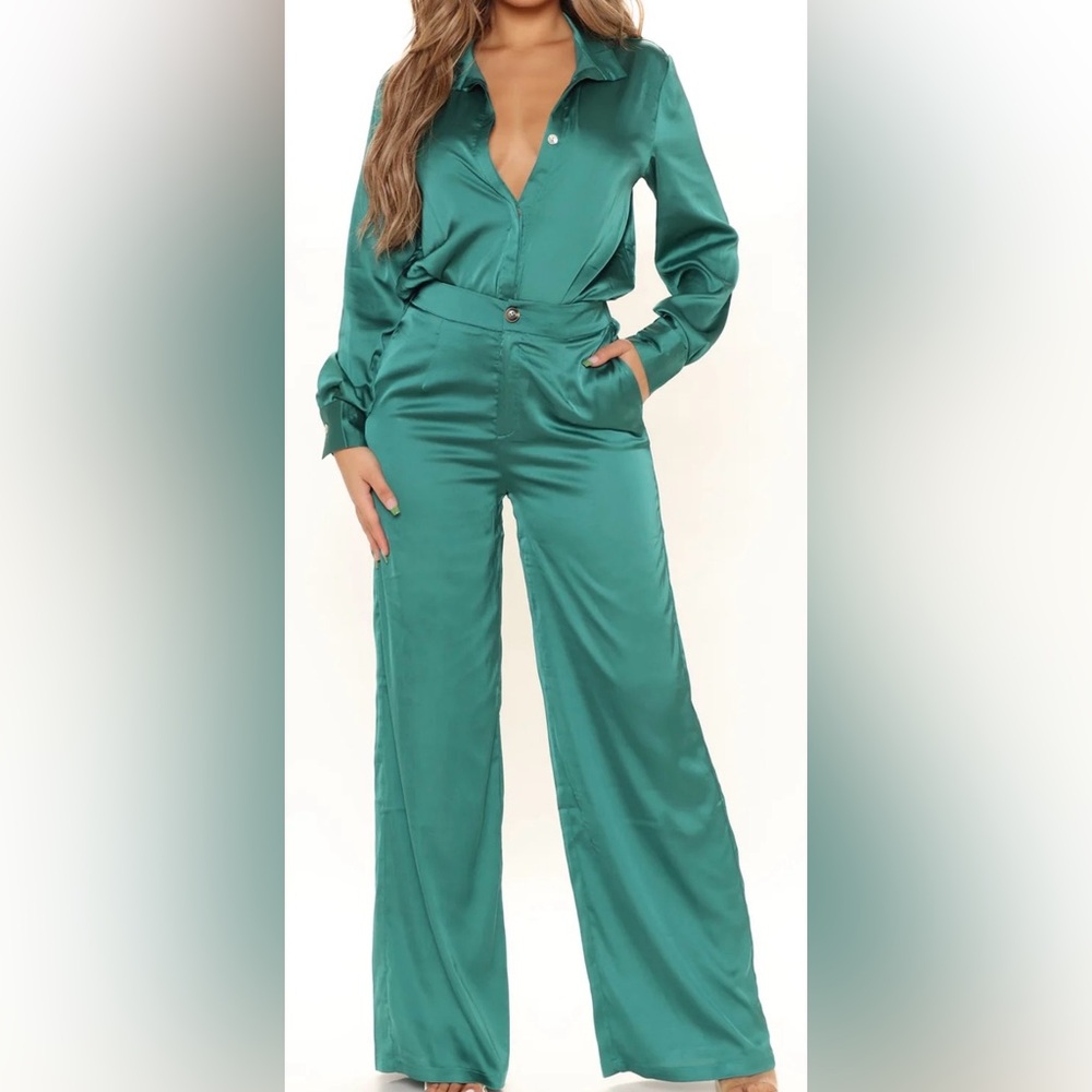 Fashion Nova 2-apiece Satin Pant Suit
4 Colors
